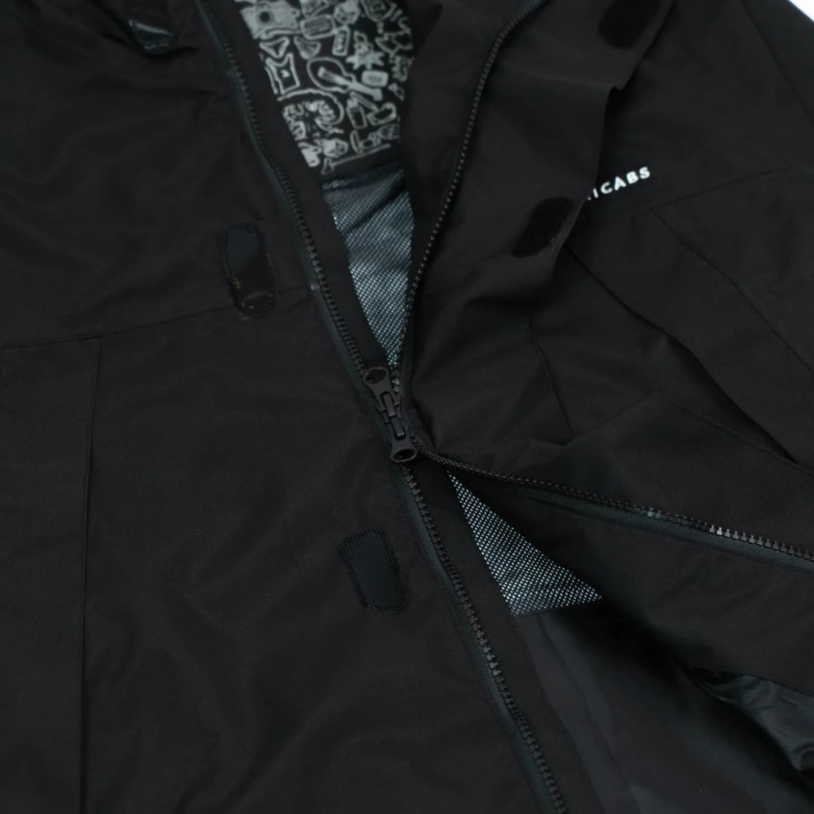 Markicabs - Looire Windbreaker Jacket tampak 5